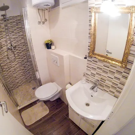 דירה Fab 'n' Chic