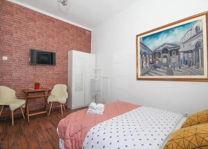 Fab 'n' Chic * Split